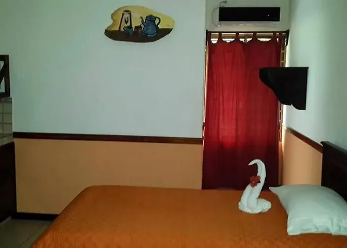 Hotel Cabinas Esmeralda *
