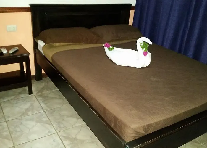 Hotel Cabinas Esmeralda